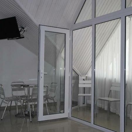 Мини-Отель Фаворит Апартаменты Zatoka Exteriör bild