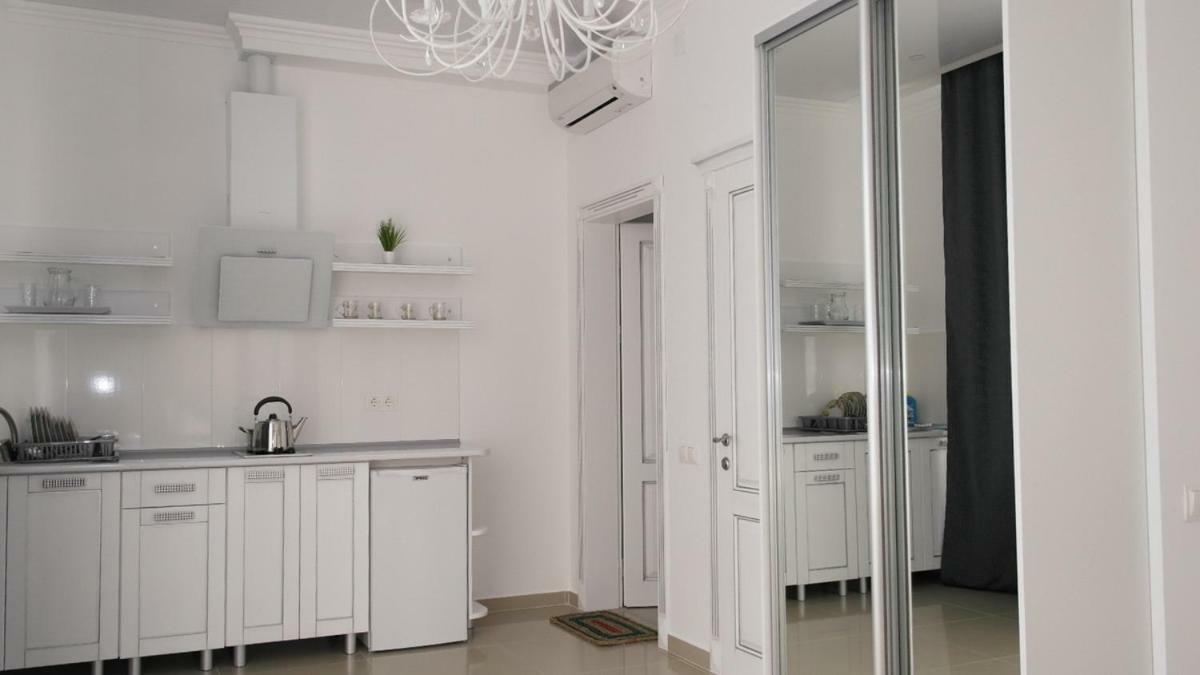 Мини-Отель Фаворит Апартаменты Zatoka Exteriör bild